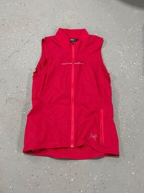 Arc'teryx Bright Pink Women's Lightweight Vest